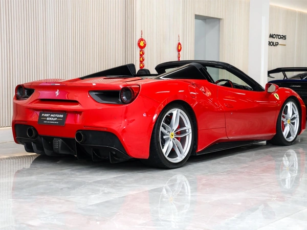 2018 Ferrari 488 Spider F142M Dual-Clutch Petrol
