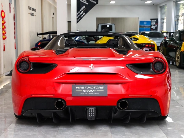 2018 Ferrari 488 Spider F142M Dual-Clutch Petrol