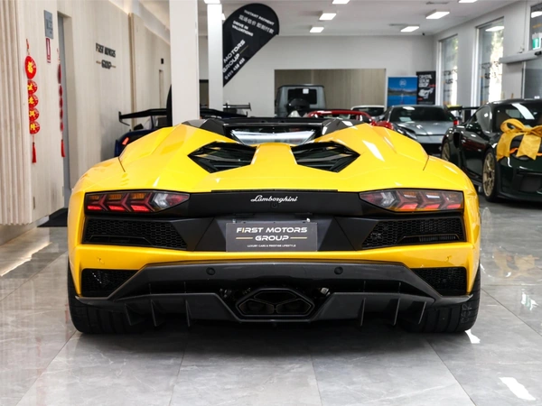 2018 Lamborghini Aventador Roadster S AWD Sports Automatic